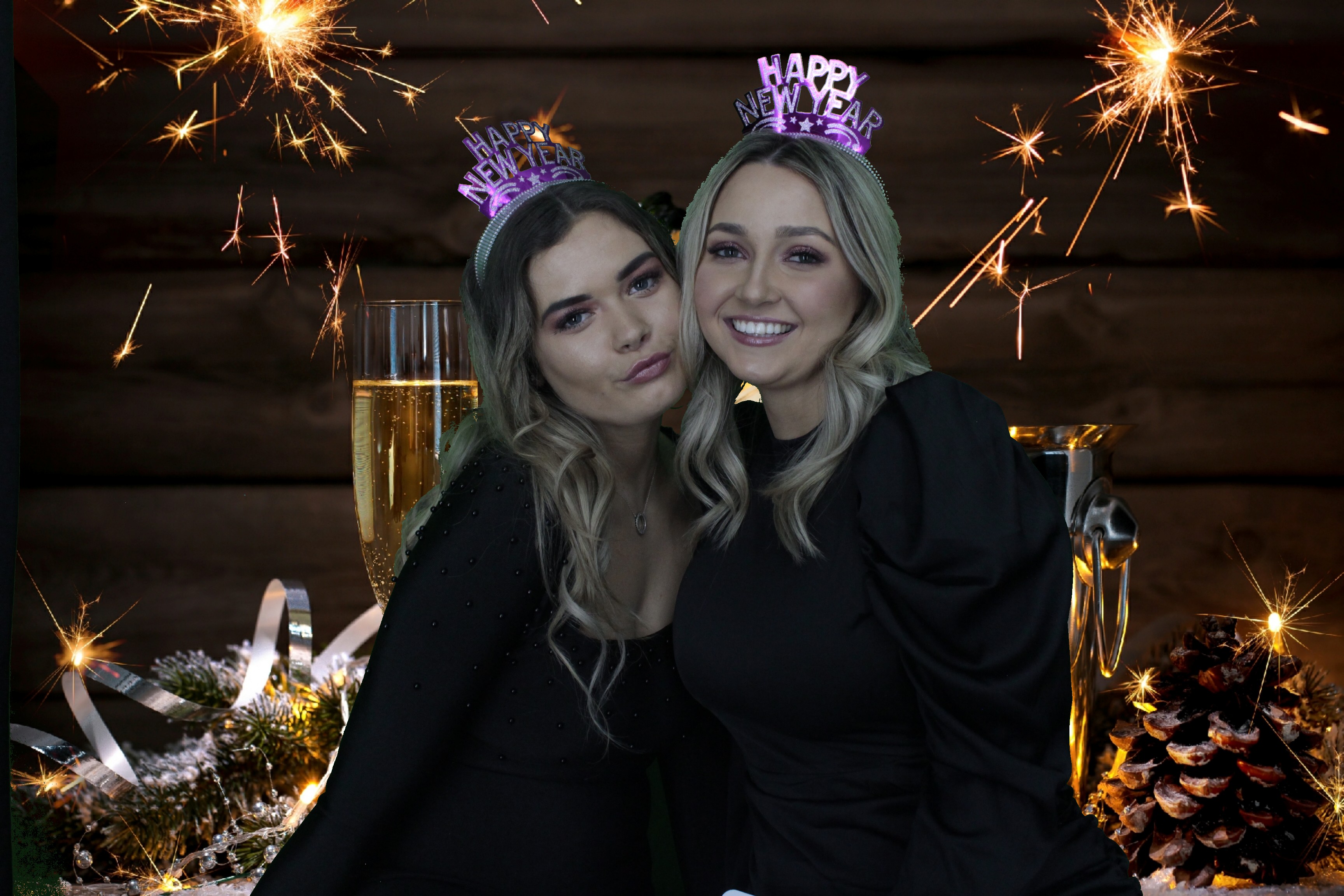 NYE Party | View more photos from the event at gallery.myphotoboothexperience.co.uk/u/MyPhotoBoothExperienceLtd/NYE-Party